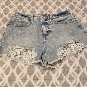 High rise lace shorts 🌸3 for $15